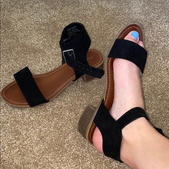 Rock and Candy Sandals - Picture 3 of 5